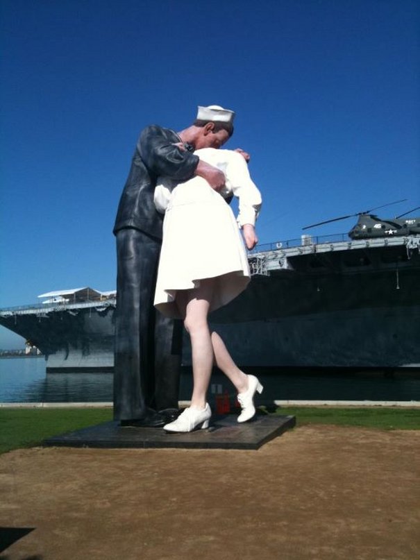 san-diego-kissing-sailor san diego kissing sailor My Trip To #SanDiego